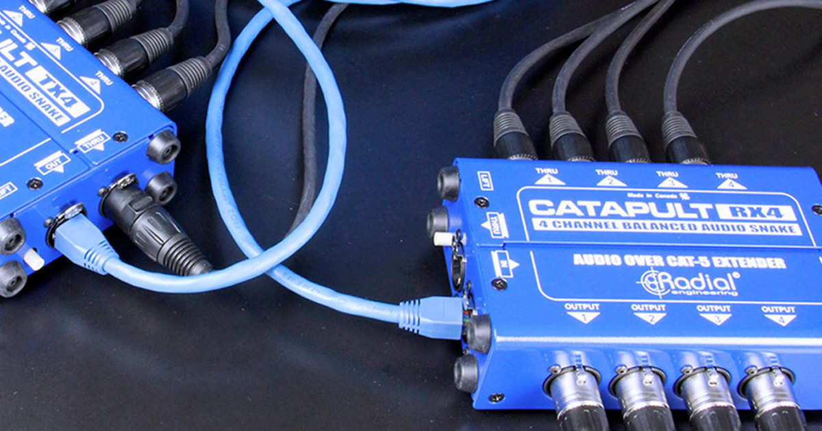 Catapult TX4 modulo di trasmissione con 4 ingressi XLR-F e 4 uscite XLR-M, invia segnali audio analogici e digitali AES su cavo standard twisted-pair schermato Cat 5 o Cat 6.