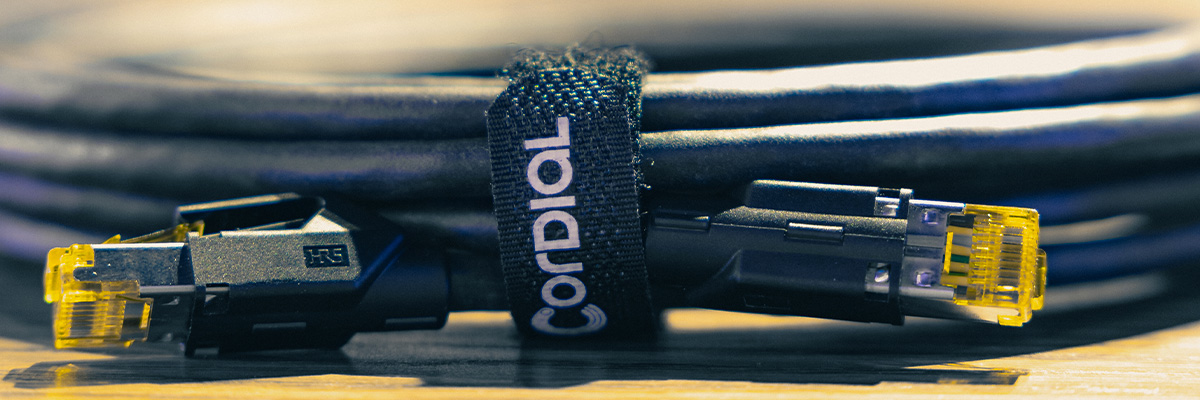 Scopri i cavi ethernet Cordial CAT 5E che offrono un trasporto dati a 100 MHz per dati, audio e controllo luci