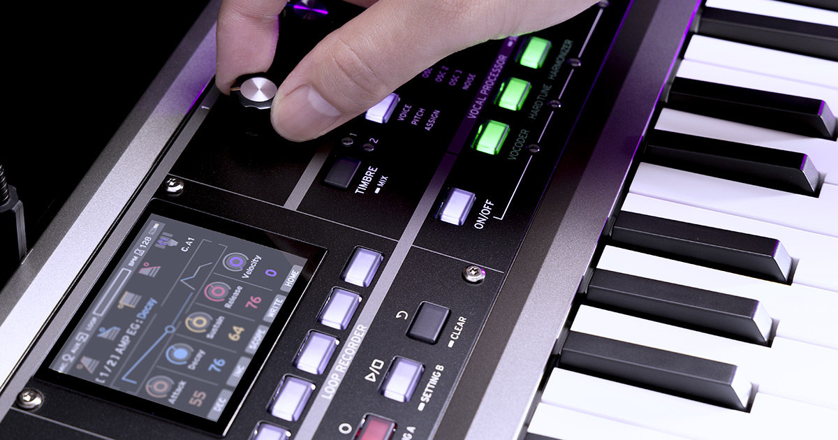 mcroKORG 2 Standard è stato dotato di un nuovo motore sonoro a modellazione fisica analogica di grande impatto timbrico, con 8 voci polifonia, mcroKORG 2 Standard è stato dotato di un nuovo motore sonoro a modellazione fisica analogica di grande impatto timbrico, con 8 voci polifonia,
