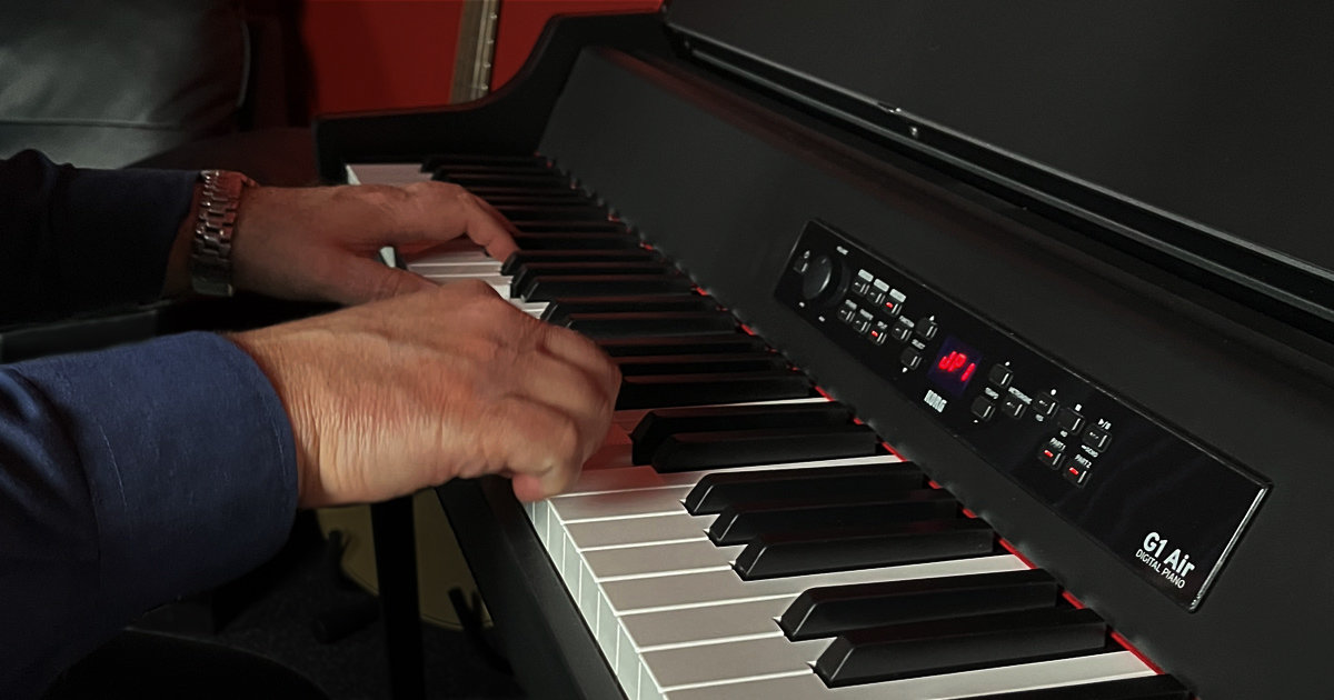 Su G1B- Air è possibile utilizzare il suono di tre pianoforti a coda completamente diversi, e selezionare quello che si preferisce per un particolare brano musicale. Su G1B- Air è possibile utilizzare il suono di tre pianoforti a coda completamente diversi, e selezionare quello che si preferisce per un particolare brano musicale.