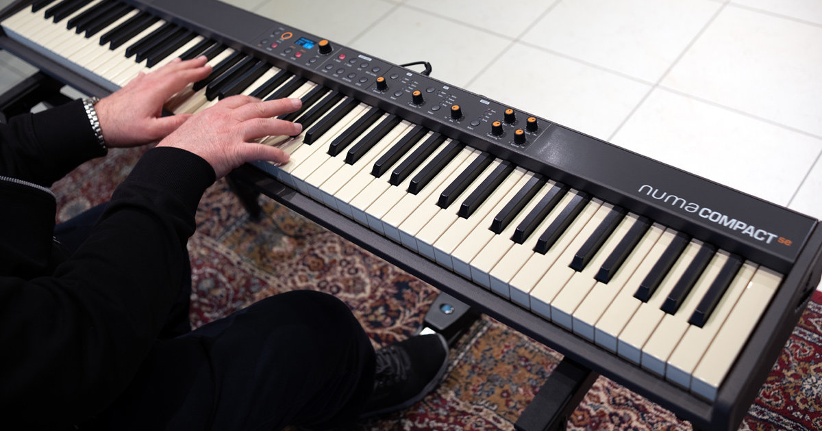 Numa Compact SE possiede un performante motore sonoro acquisito dalla serie Numa X Piano, con una maggiore articolazione polifonica, oltre 140 suoni completamente riprogrammati, Numa Compact SE possiede un performante motore sonoro acquisito dalla serie Numa X Piano, con una maggiore articolazione polifonica, oltre 140 suoni completamente riprogrammati,