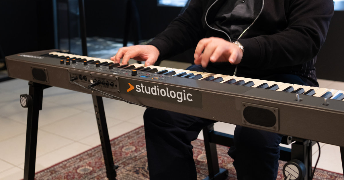 Numa Compact SE possiede un performante motore sonoro acquisito dalla serie Numa X Piano, con una maggiore articolazione polifonica, oltre 140 suoni completamente riprogrammati, Numa Compact SE possiede un performante motore sonoro acquisito dalla serie Numa X Piano, con una maggiore articolazione polifonica, oltre 140 suoni completamente riprogrammati,