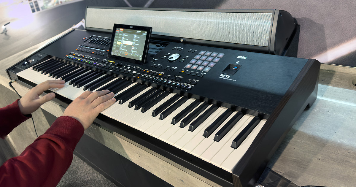 PaAS MK2 è ideale per essere usato come sistema d'ascolto autonomo sul palco o a casa. È possibile impostare il livello di uscita, l'EQ e i valori MaxxAudio® per PaAS MK2, mentre le uscite principali e le cuffie utilizzano un Preset diverso. PaAS MK2 è ideale per essere usato come sistema d'ascolto autonomo sul palco o a casa. È possibile impostare il livello di uscita, l'EQ e i valori MaxxAudio® per PaAS MK2, mentre le uscite principali e le cuffie utilizzano un Preset diverso.