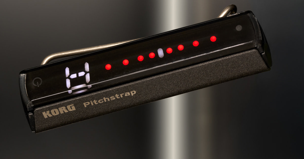 L’elegante involucro esterno di Pitchstrap BK è realizzato con un design moderno e sottile a slitta, con finitura in acciaio inox di qualità, di colore nero. Gli accordatori KORG Pitchstrap si armonizzano con qualsiasi tipo di chitarra sul palco e risultano praticamente invisibili. L’elegante involucro esterno di Pitchstrap BK è realizzato con un design moderno e sottile a slitta, con finitura in acciaio inox di qualità, di colore nero. Gli accordatori KORG Pitchstrap si armonizzano con qualsiasi tipo di chitarra sul palco e risultano praticamente invisibili.