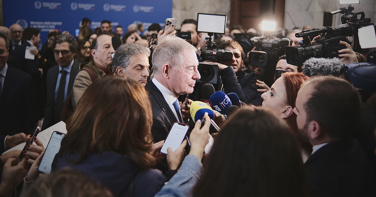Il ministro delle Imprese Adolfo Urso subito dopo il discorso in conferenza stampa di Identitalia 2024