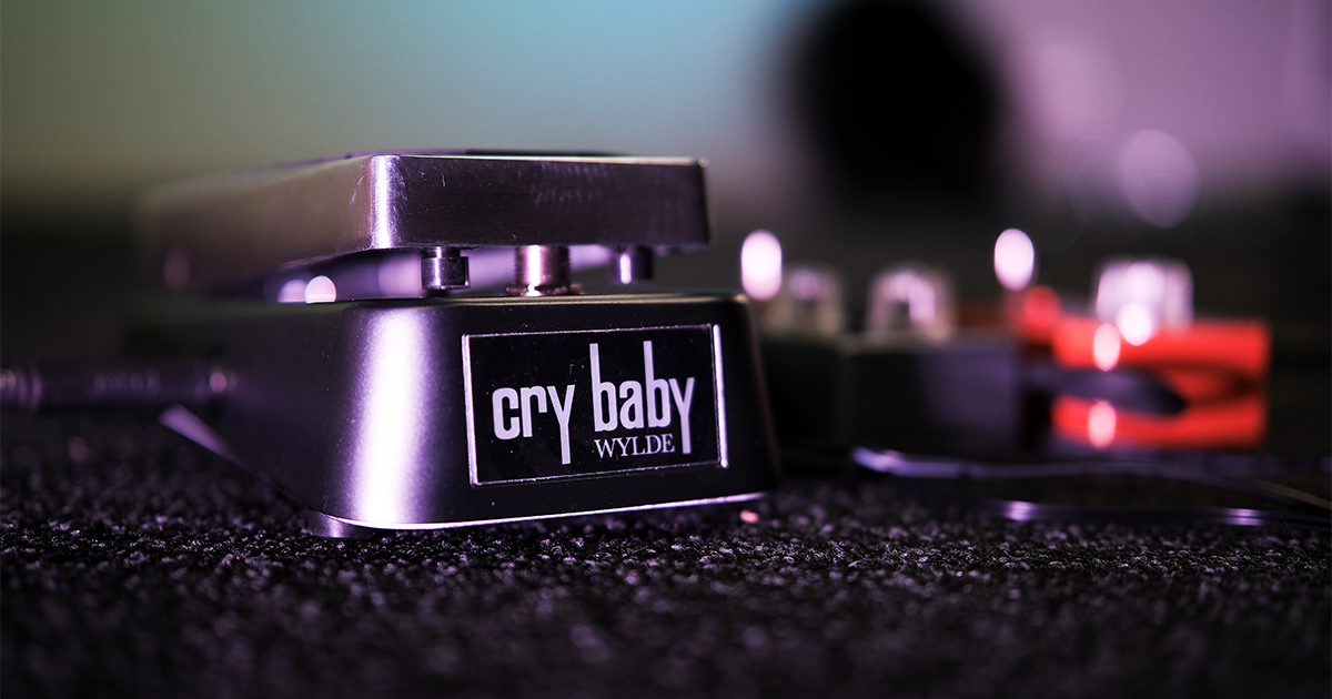 Il WA45 Wylde Audio Cry Baby wah è stato progettato in base alle specifiche esigenze del celebre chitarrista, e offre il suono denso e tagliente tipico dei suoi assoli.