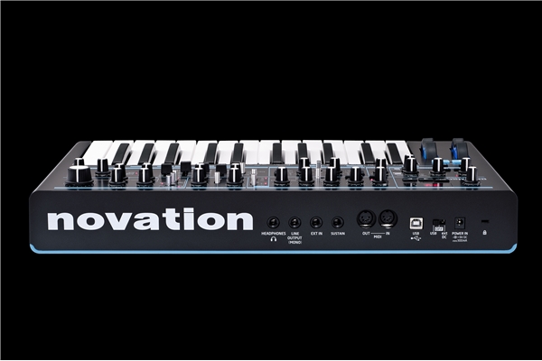 NOVATION BASS STATION II