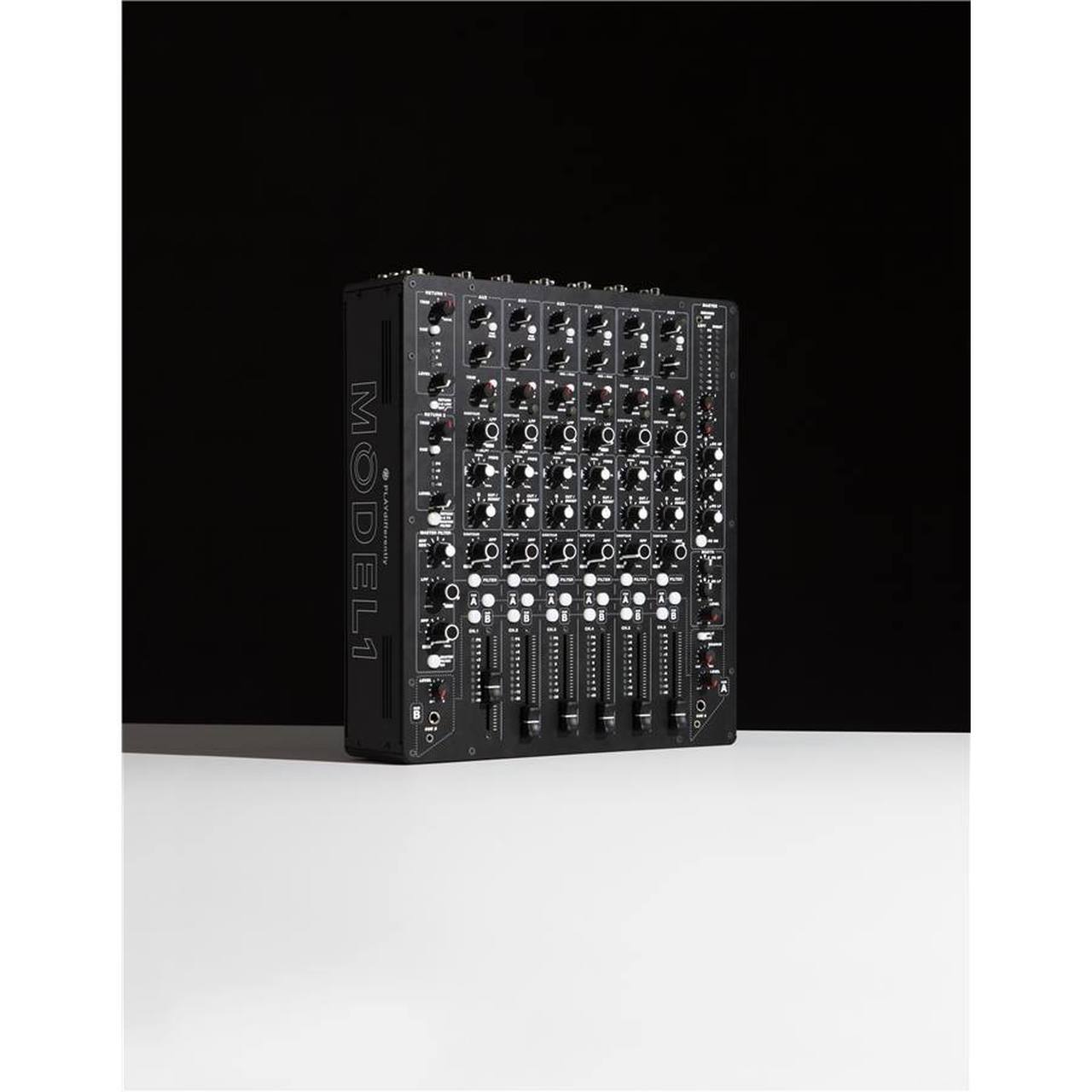 11-allen-heath-play-differently-model-1-gal61901010_0
