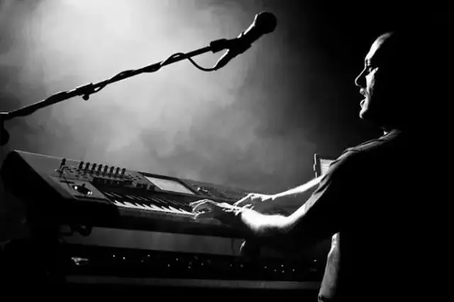 Francesco-Vernillo-Endorser-Korg-QuikLok-Studiologic