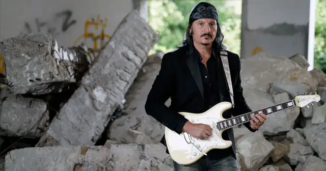 Carmine-Migliore-Chitarrista-MusicMan