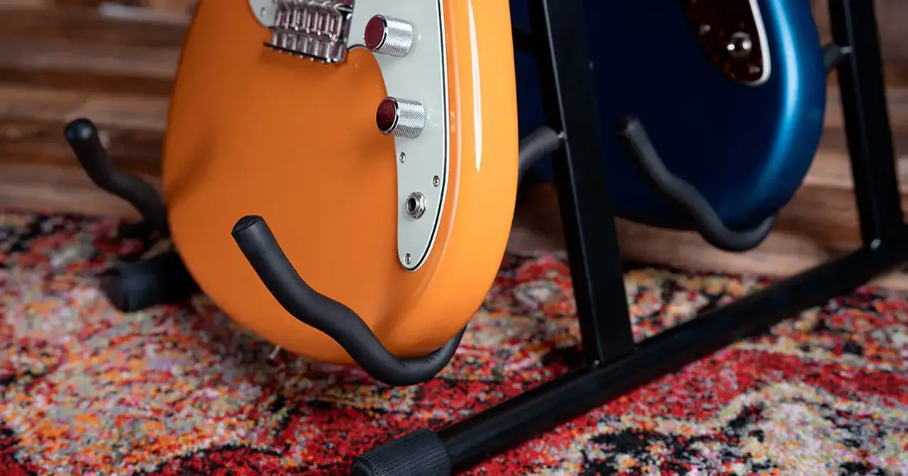 Supporto Gator Frameworks per due chitarre elettriche, classiche o acustiche