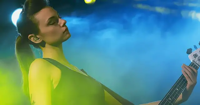 Silvia-Ottanà-ErnieBall-MusicMan-Eko