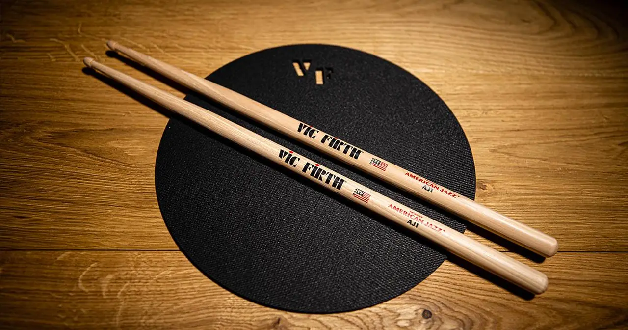 La gamma American Jazz crea sonorità scure sui piatti e mantiene tutto a fuoco grazie al cono allungato e alla punta a goccia più piccola.