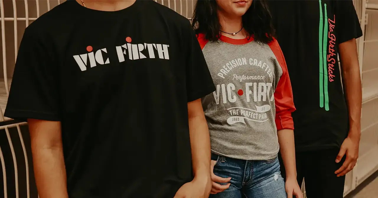 Vesti con stile con l'abbigliamento e gli articoli lifestyle di alta qualità e sfrutta il meglio del design del merchandising Vic Firth.