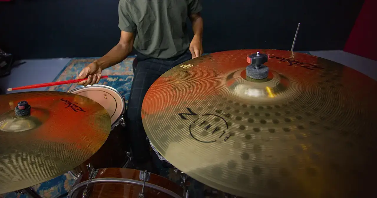 Inizia il tuo viaggio musicale con i piatti Planet Z di Zildjian