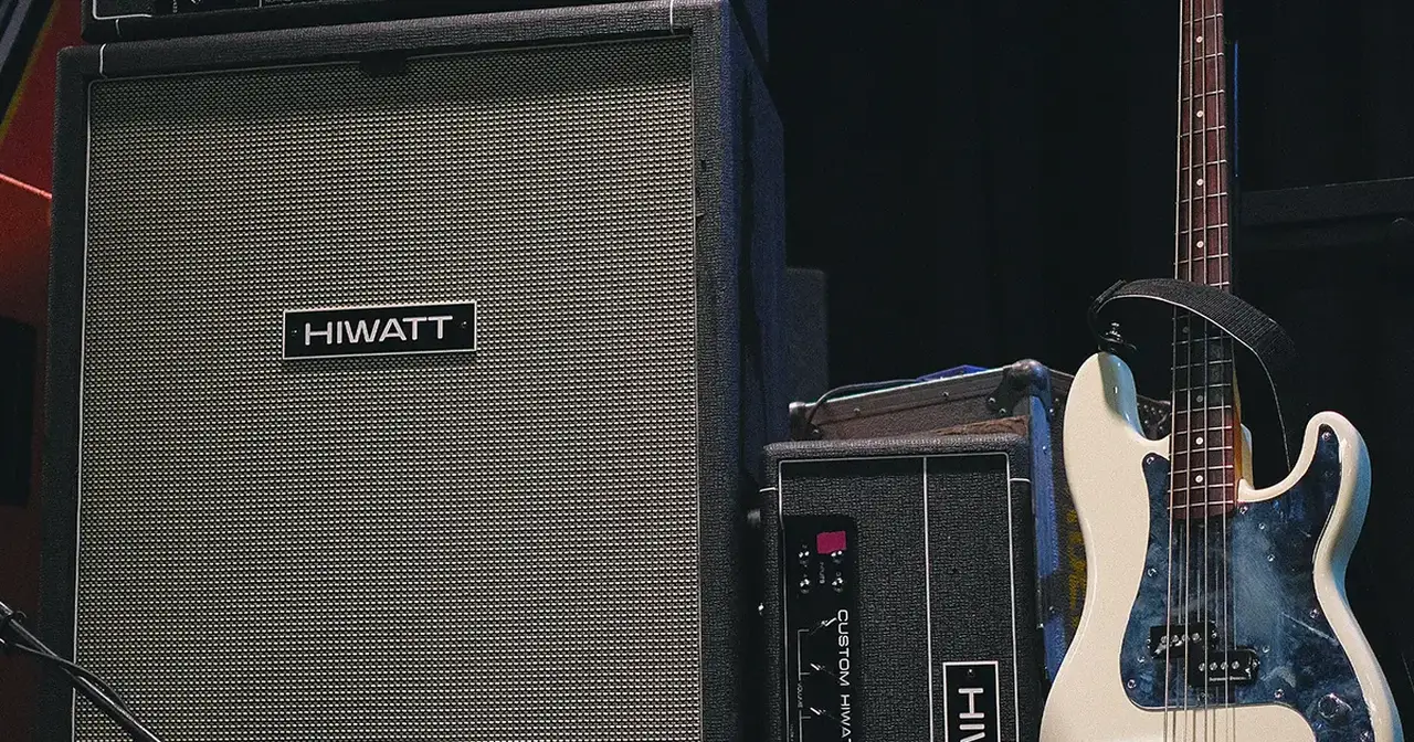 I cabinet Hiwatt sono realizzati in multistrato di betulla da 18 mm, costruzione che li rende resistenti ad elevate pressioni sonore.