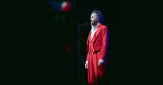 Segui l'intervista di Algam Eko al PalaJova 2025 - tour italiano di Jovanotti nei palazzetti