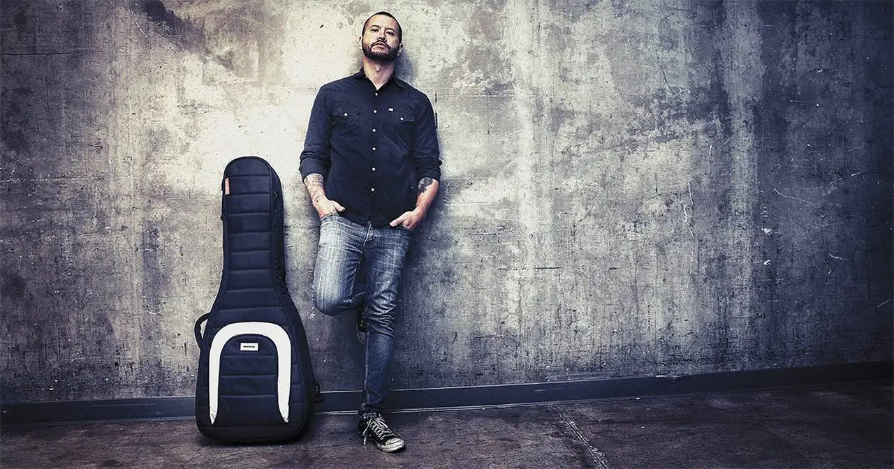 La serie M80 Classic offre custodie per chitarra elettrica, acustica, classica, basso, ukulele, batteria, pedaliere e una linea di zaini.