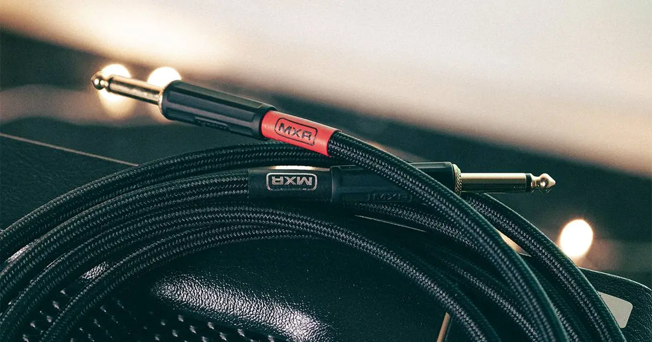 Con la famiglia dei cavi la MXR offre ai musicisti tutti gli strumenti per comporre la propria pedaliera: oltre ai cavi per strumento e per speaker, sono presenti a catalogo i cavi patch per collegare i pedali in pedaliera