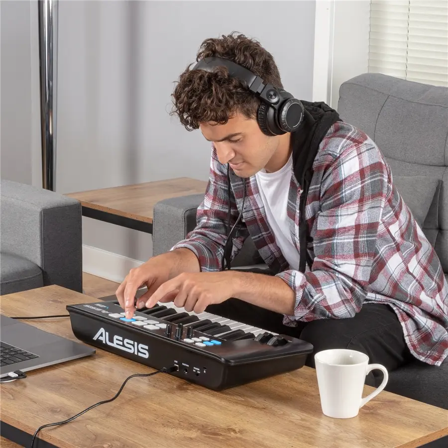 10-alesis-v25-mkii-1070007710_4