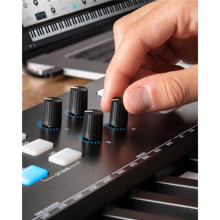 10-alesis-v61-mkii-1070007712_5