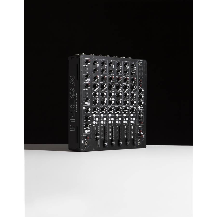 11-allen-heath-play-differently-model-1-gal61901010_0