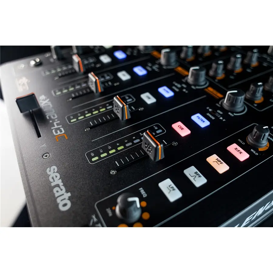 11-allen-heath-xone-43c-gal61900098_8