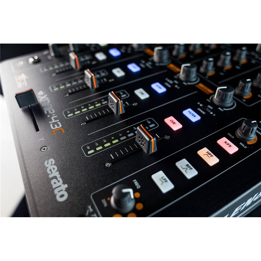 11-allen-heath-xone-43c-gal61900098_8