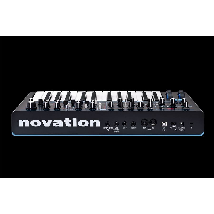 110-novation-bass-station-ii-14400001_1
