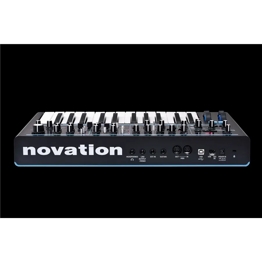 110-novation-bass-station-ii-14400001_1