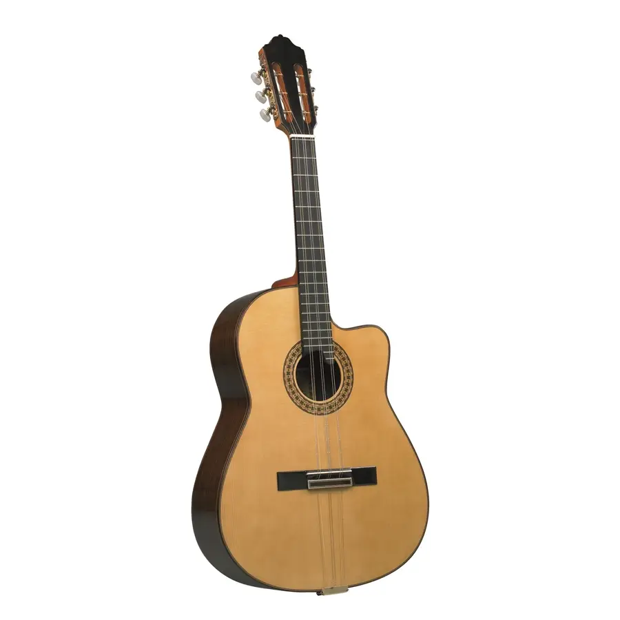 23-esteve-tres-ce-tres-cubano-06190305_0