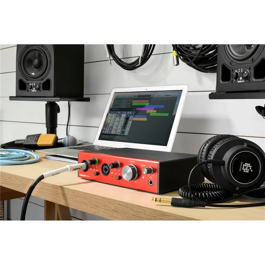 26-focusrite-clarett-2pre-gfo02001223_6