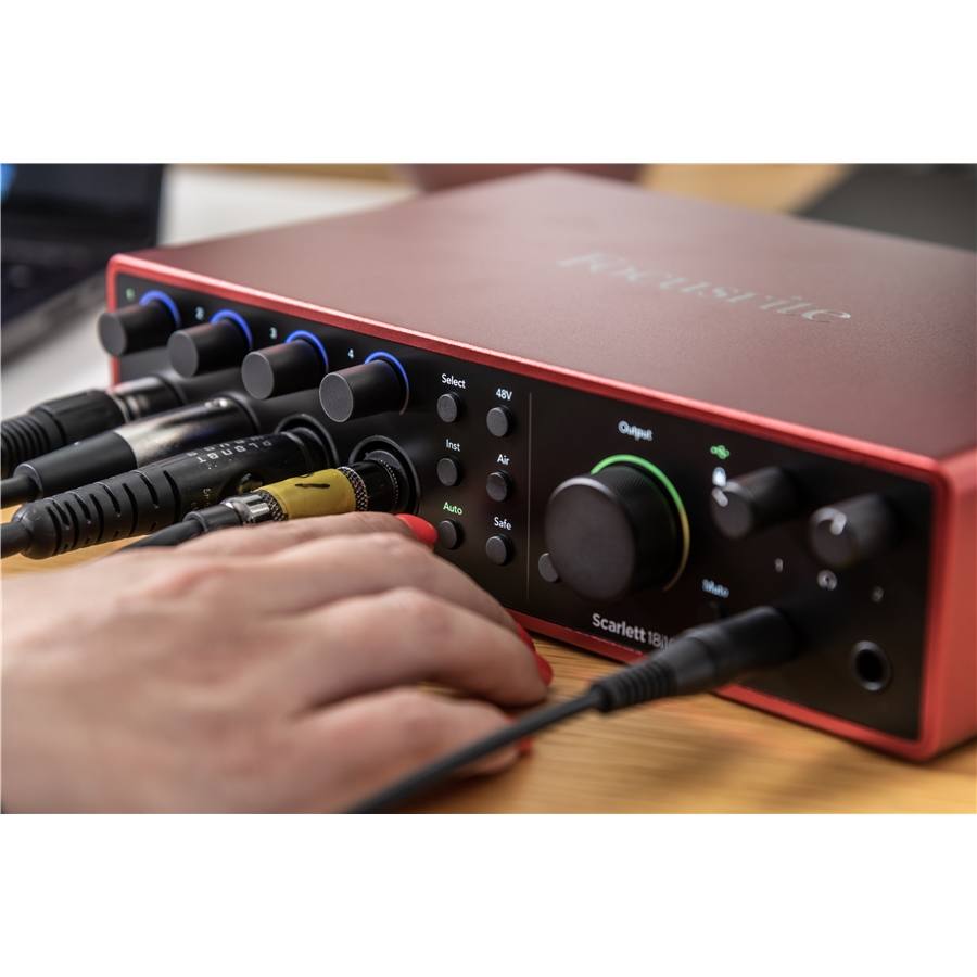 26-focusrite-scarlett-18i16-4th-gen-gfo02001240_5