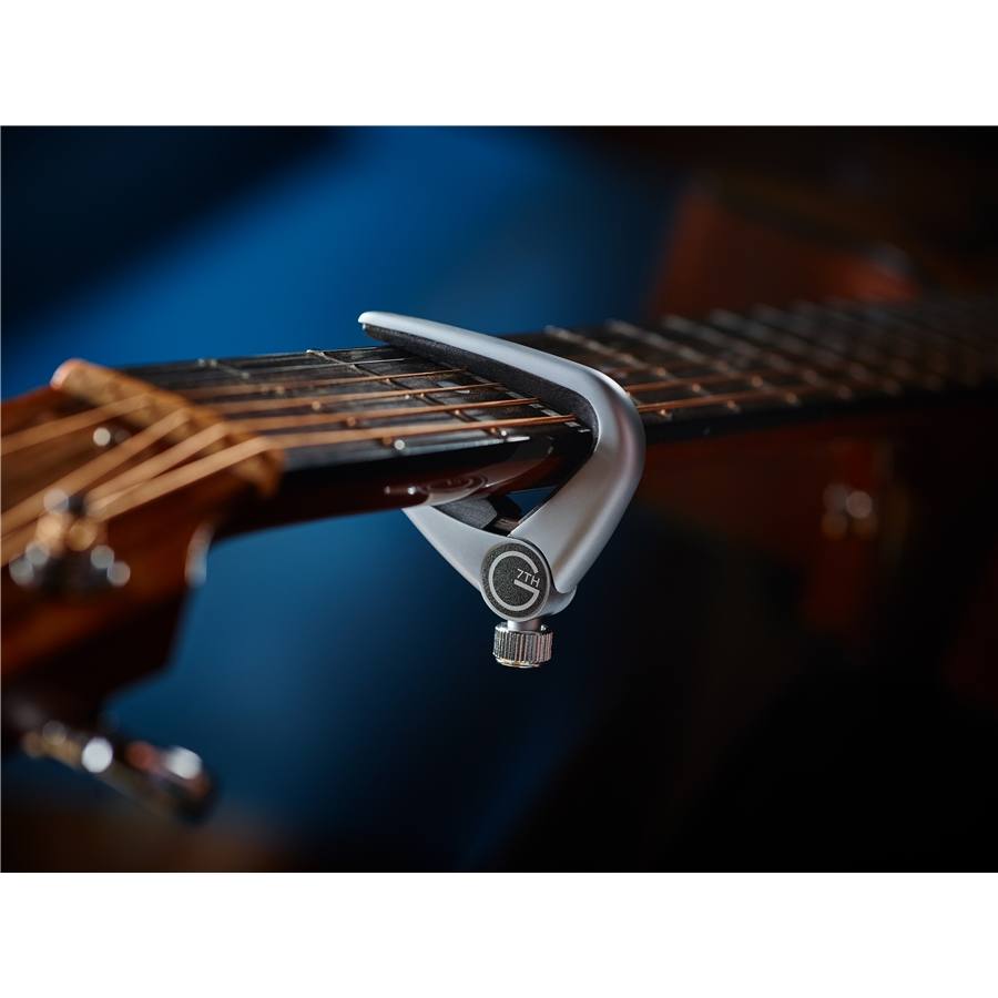 27-g7th-newport-6-string-silver-capo-12103040_2