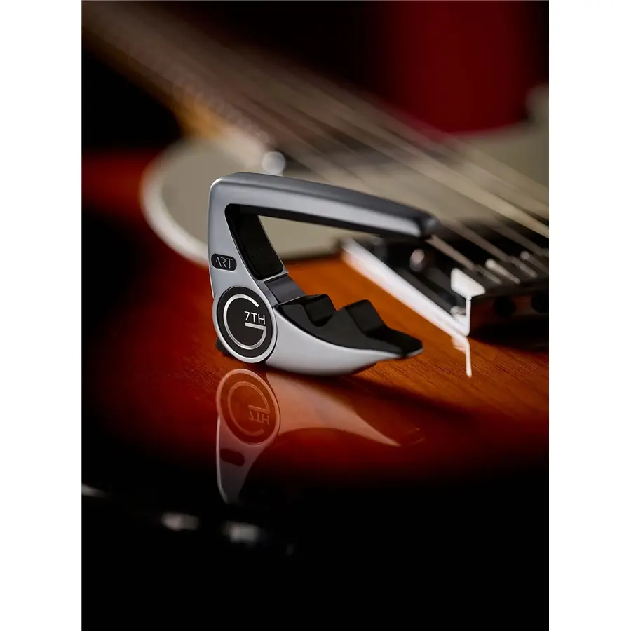 27-g7th-performance-3-art-6-string-silver-capo-12103064_5