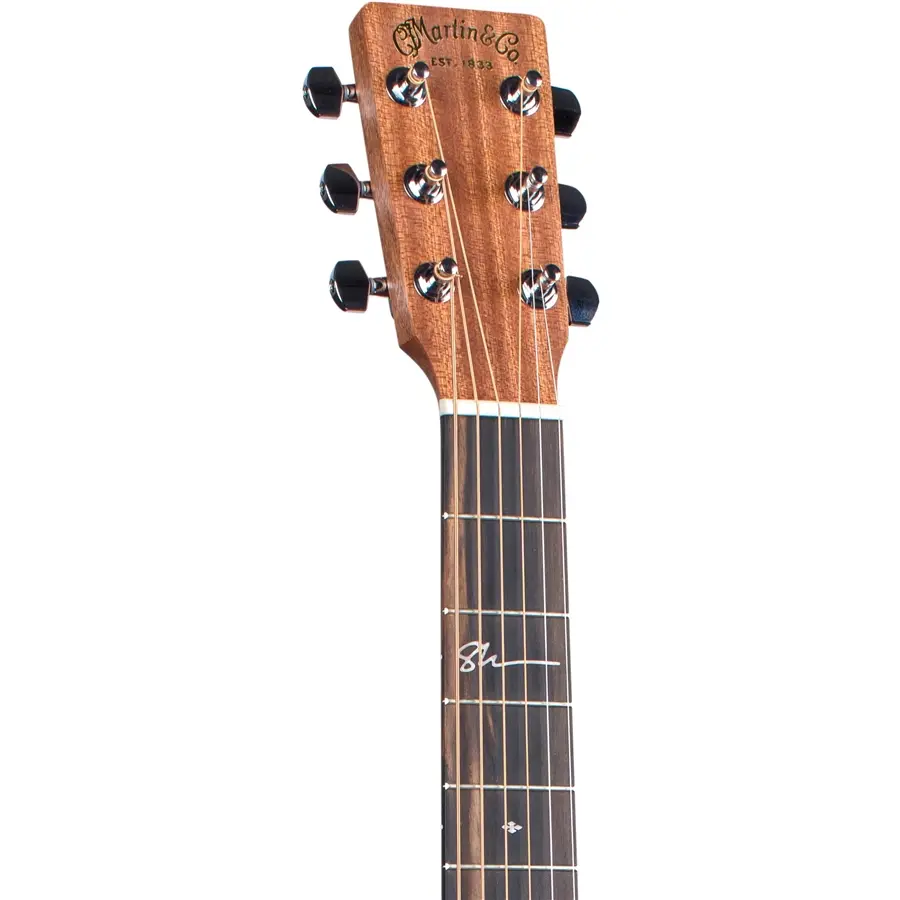 33-martin-co-000jr-10e-shawn-mendes-06600443_2