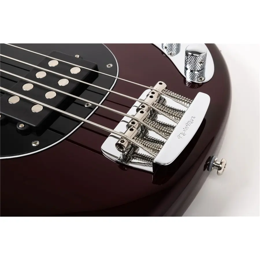 35-music-man-stingray-special-translucent-oxblood-mm-107oxb1001mbcr_5