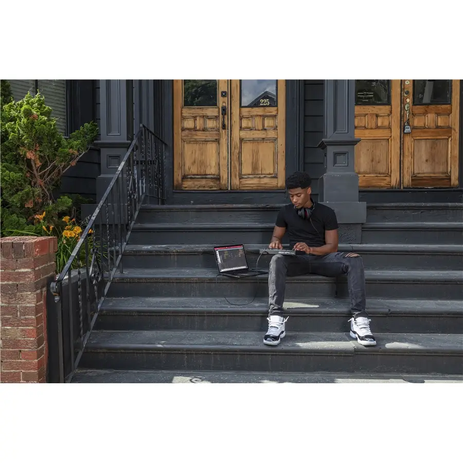 8-akai-professional-mpk-mini-mkiii-black-1070015544_14