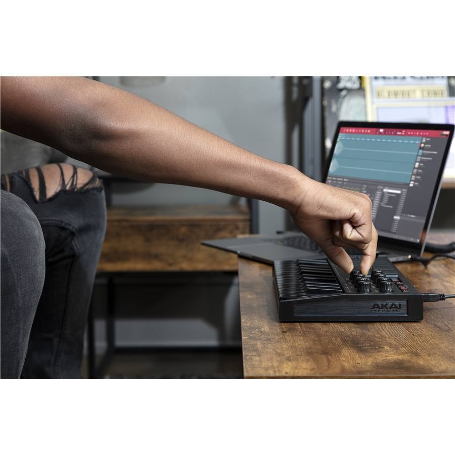 8-akai-professional-mpk-mini-mkiii-black-1070015544_9