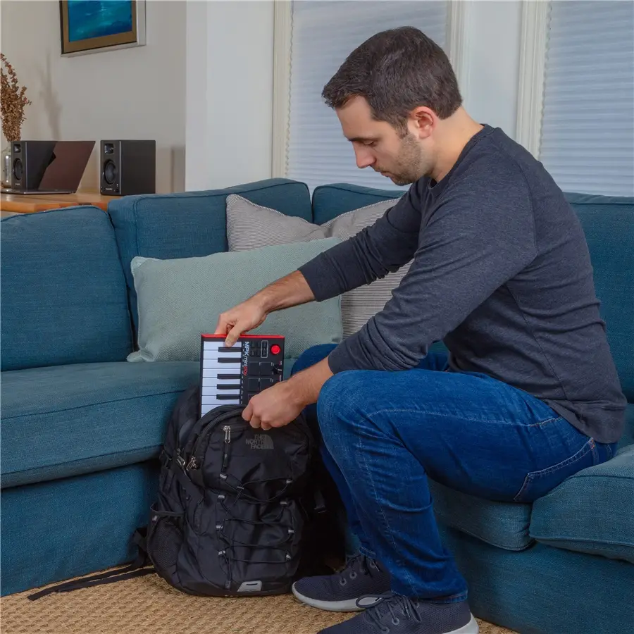 8-akai-professional-mpk-mini-play-mk3-1070015548_7