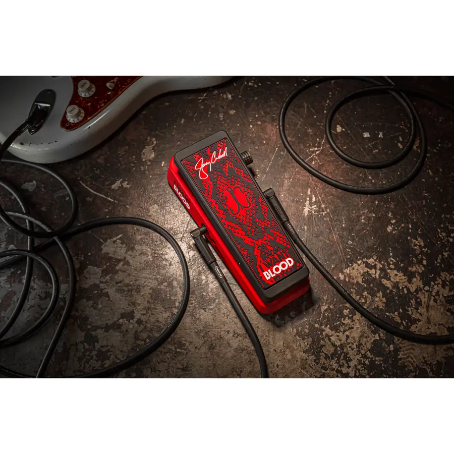 dunlop-jc95iwb-jerry-cantrell-i-want-blood-cry-baby-wah-04509582-6
