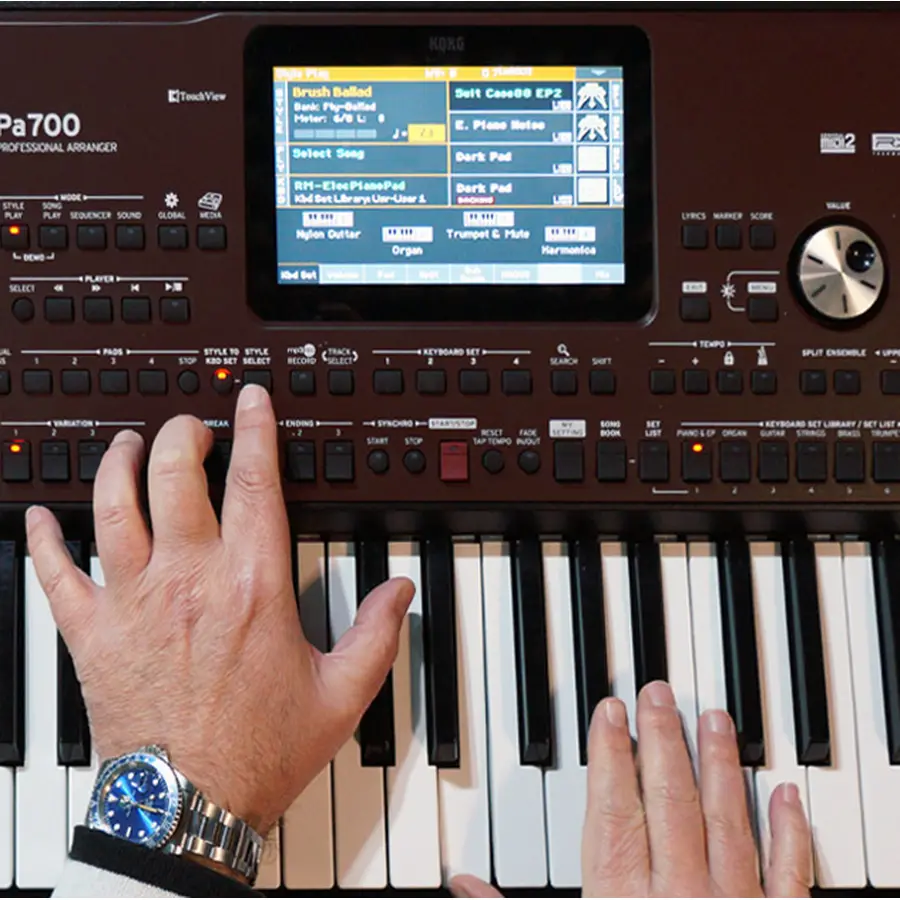 f_30-korg-pa700-c1280210048_0