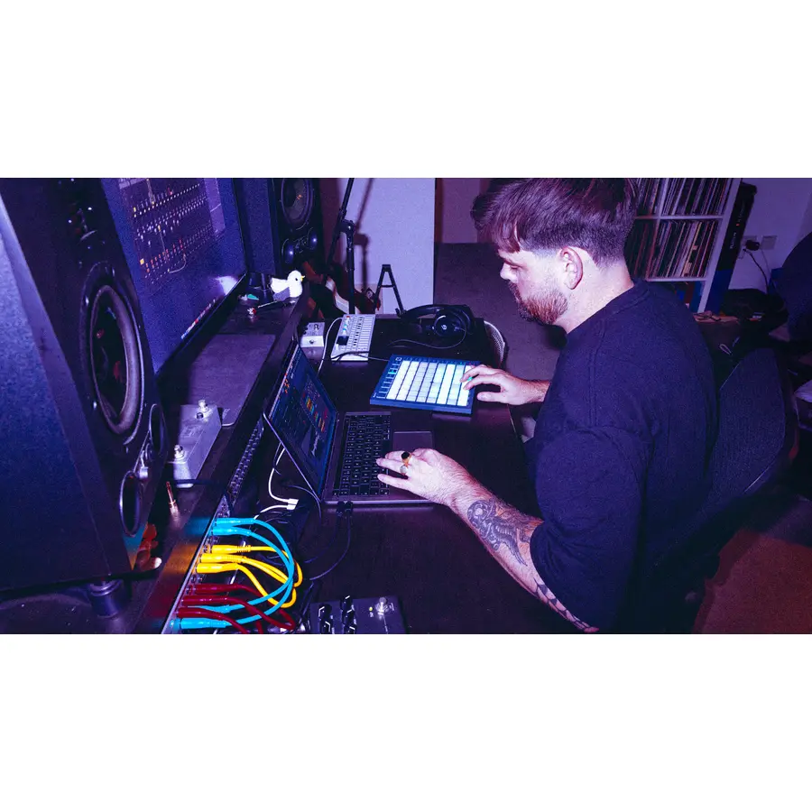 novation-flpad-14400053-6