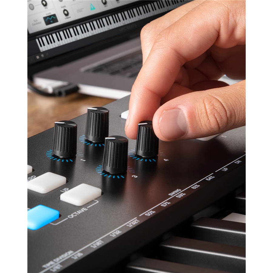 10-alesis-v61-mkii-1070007712_5