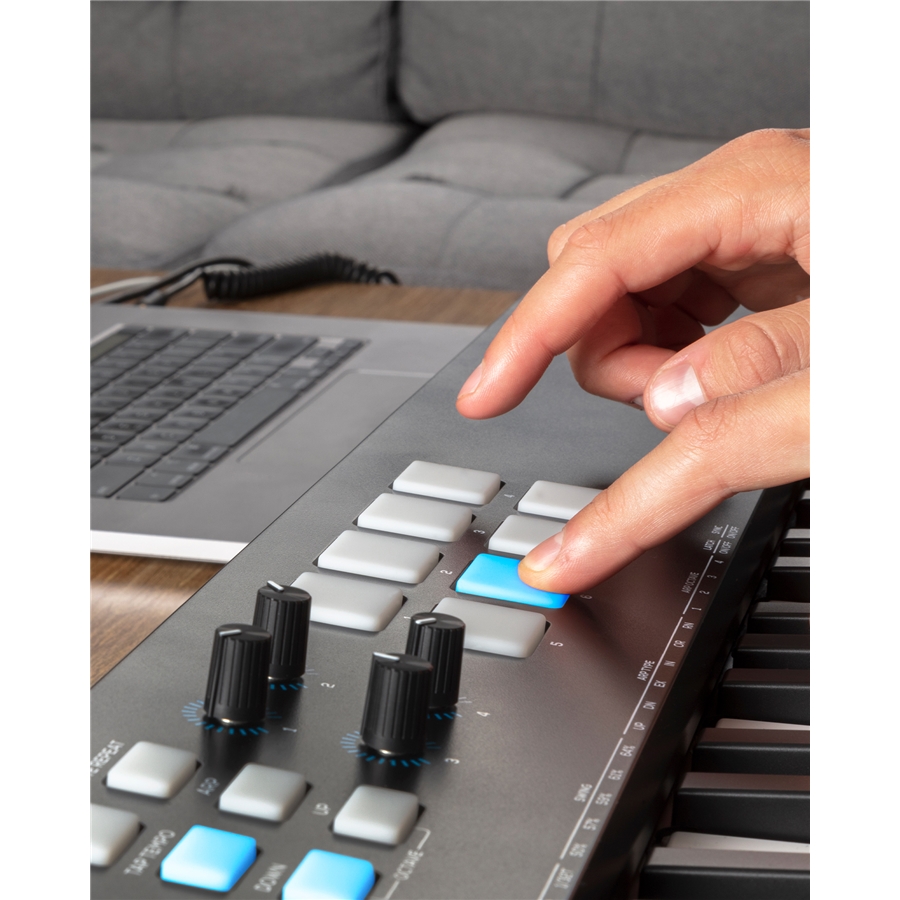 10-alesis-v61-mkii-1070007712_6