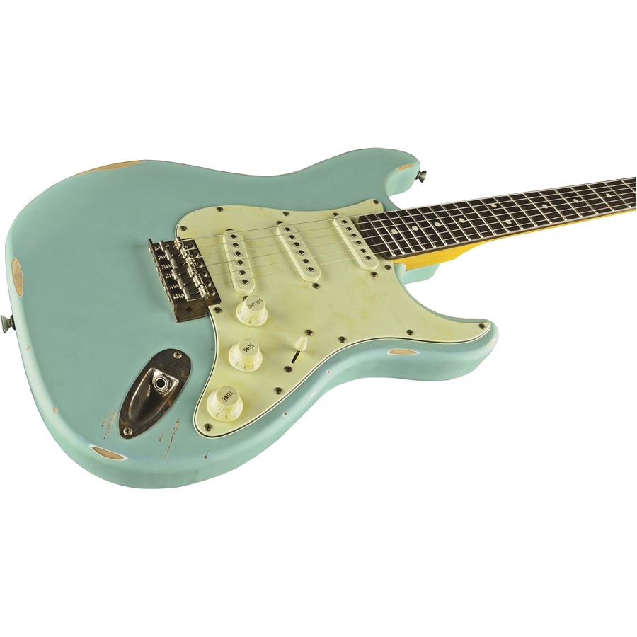 16-eko-guitars-s-300-relic-daphne-blue-05130205_3