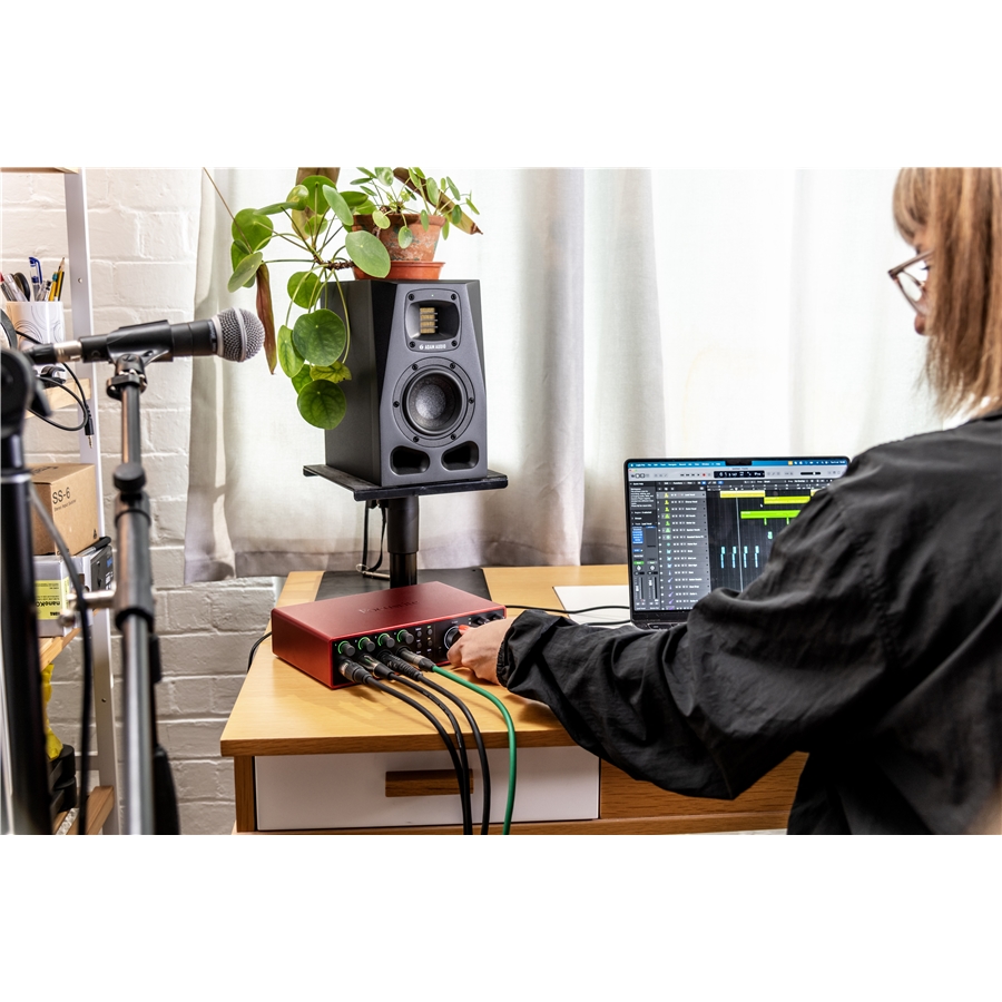 26-focusrite-scarlett-18i16-4th-gen-gfo02001240_7