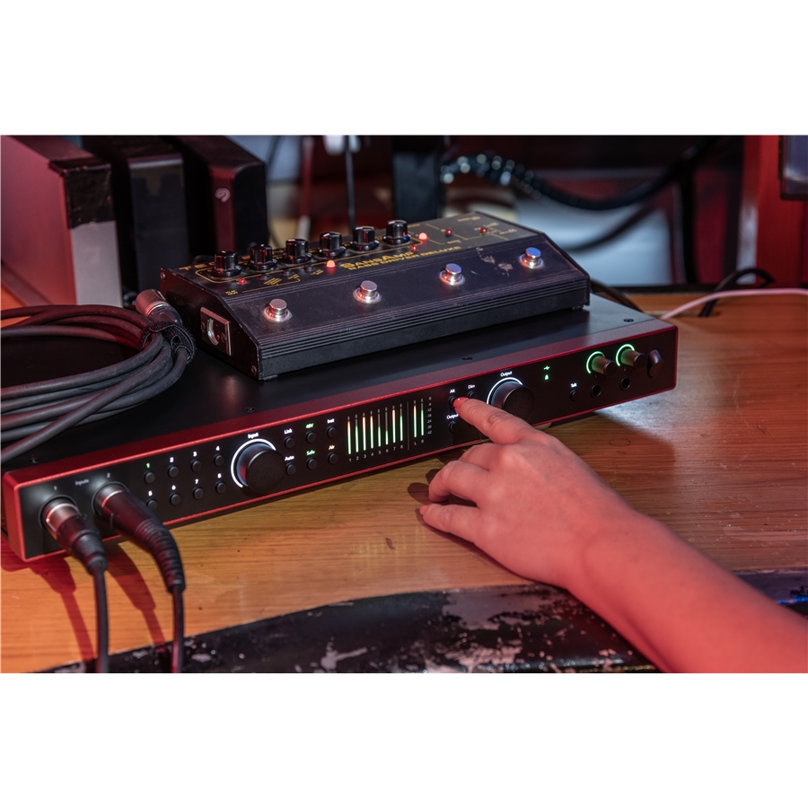 26-focusrite-scarlett-18i20-4th-gen-gfo02001241_8