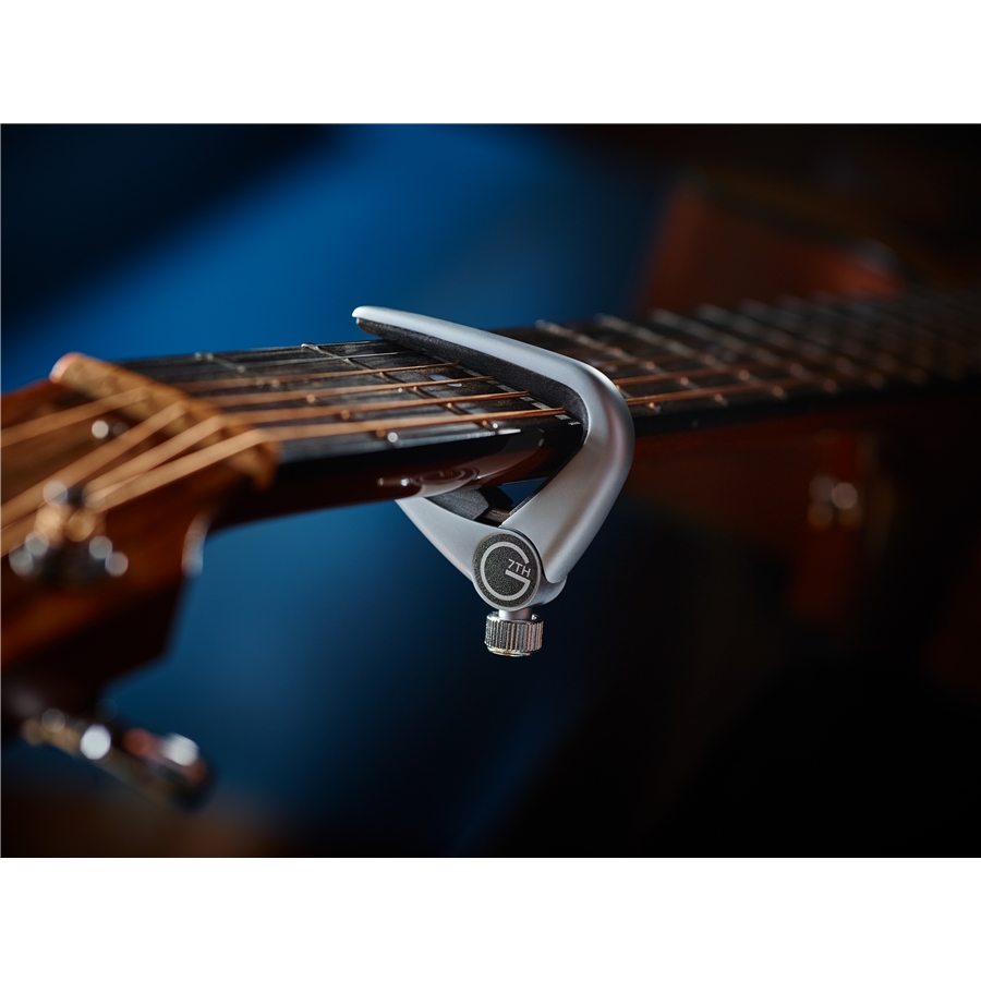 27-g7th-newport-6-string-silver-capo-12103040_2