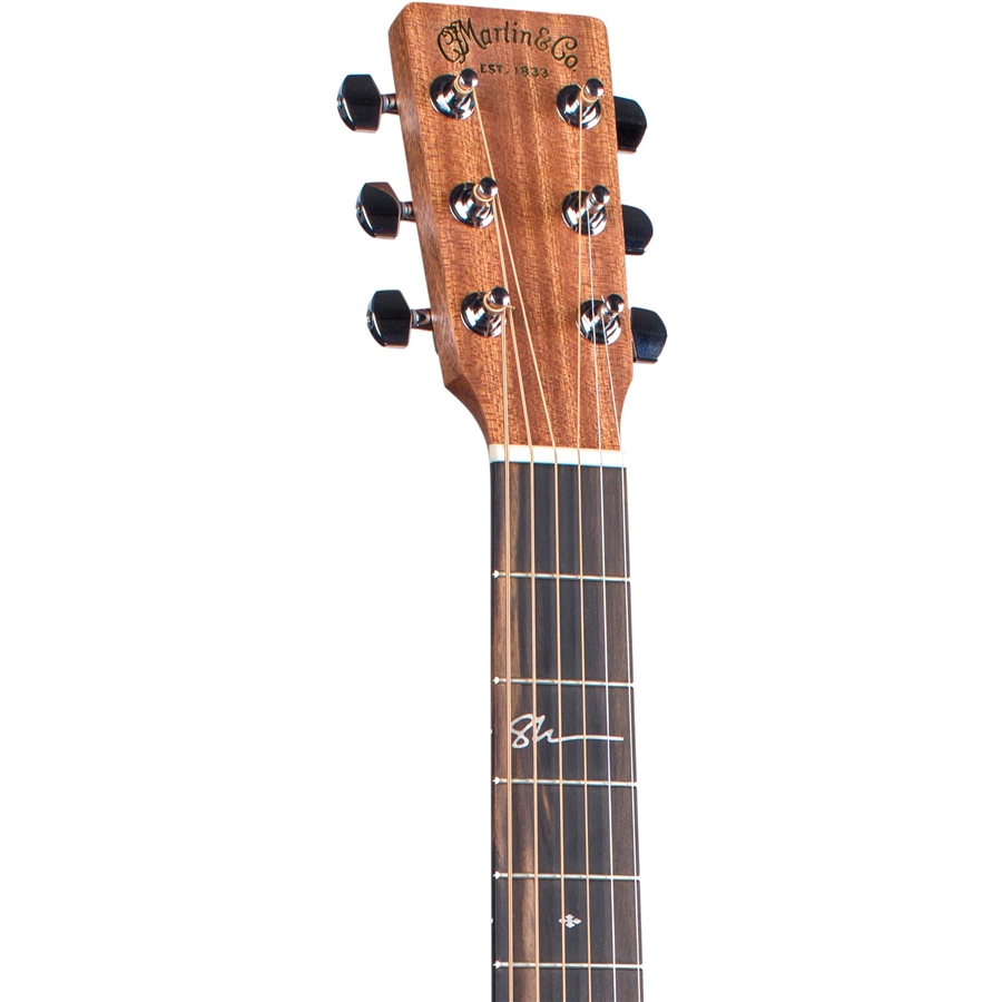 33-martin-co-000jr-10e-shawn-mendes-06600443_2